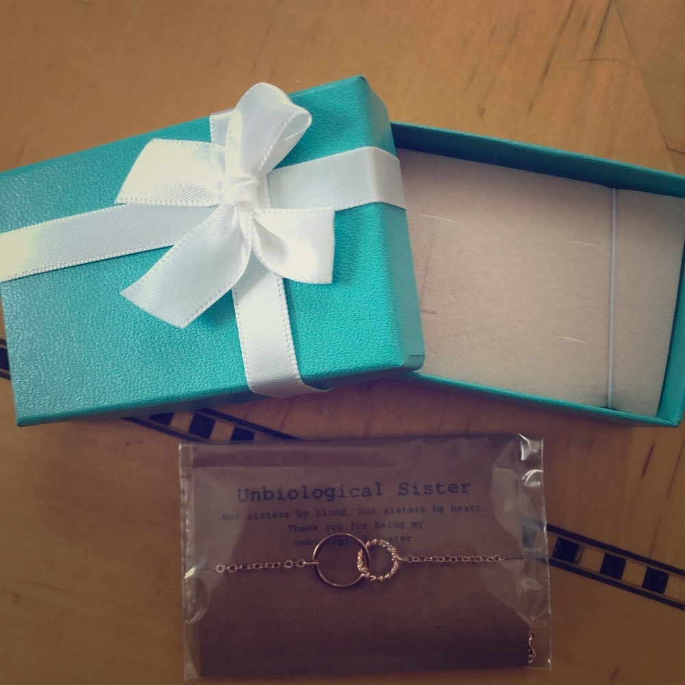 NWT Unbiological sister gold necklace
